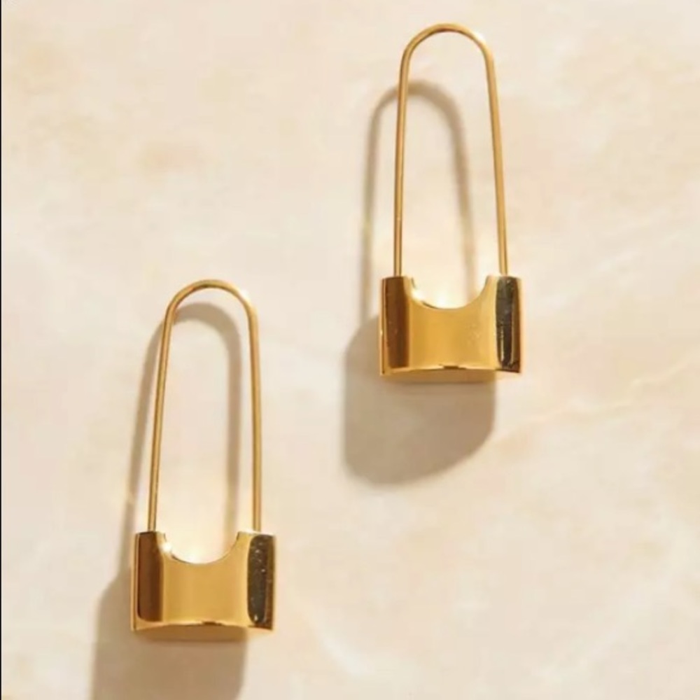 💛Insta 18K gold plated lock earrings - Picture 3 of 5